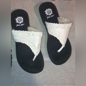 Yellow Box women’s sandals